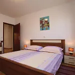 בית נופש Stunning In With Kitchen פורץ