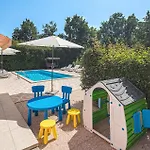 Stunning In With Kitchen פורץ
