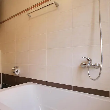 בית נופש Stunning In With Kitchen פורץ