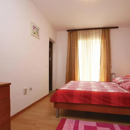 Сasa de vacaciones Stunning In With Kitchen *