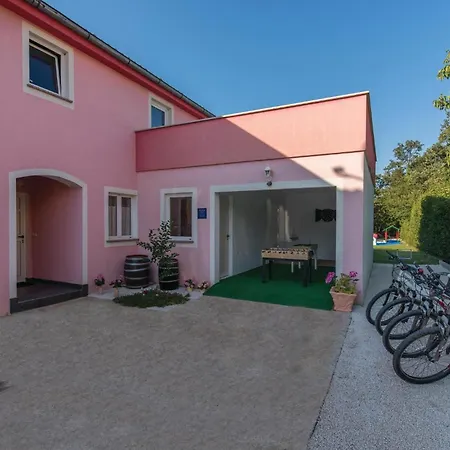 Awesome Home In Porec