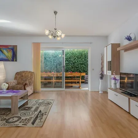 Dom wakacyjny Stunning In With Kitchen *