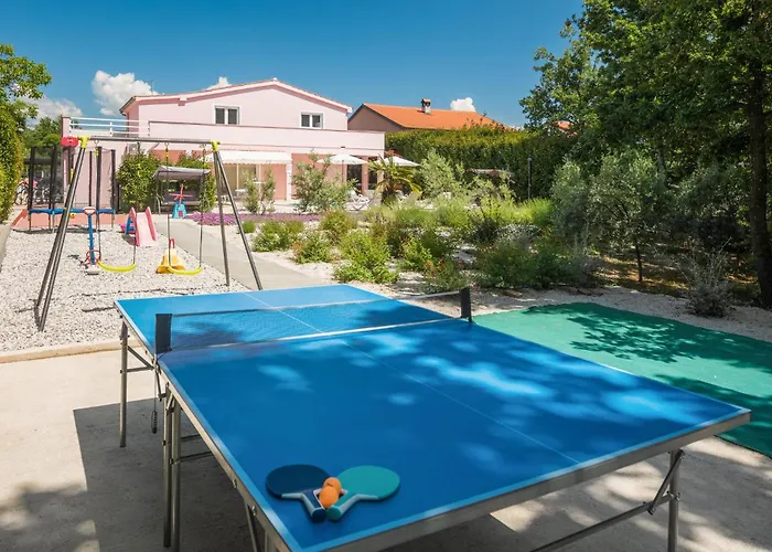 Ferienhaus Stunning In With Kitchen Poreč