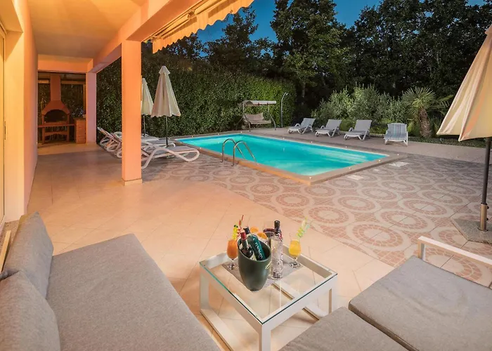 Stunning In With Kitchen Dom wakacyjny