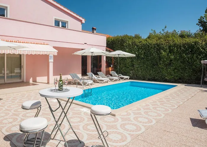 Stunning In With Kitchen *