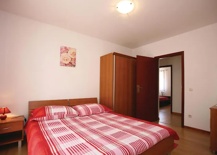 Ferienhaus Stunning In With Kitchen