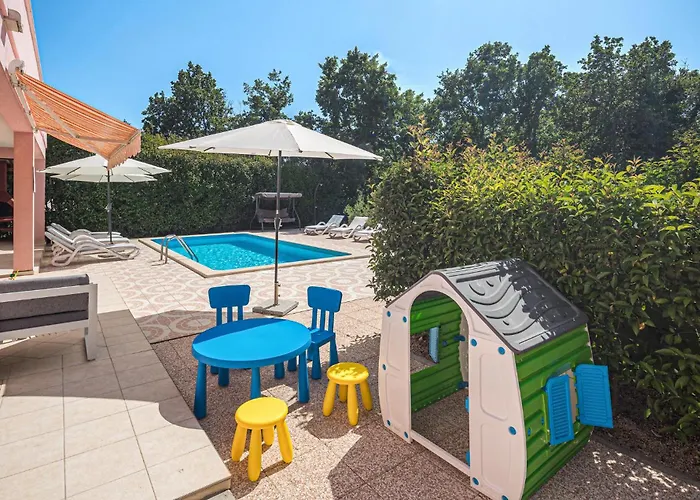 Stunning In With Kitchen Poreč