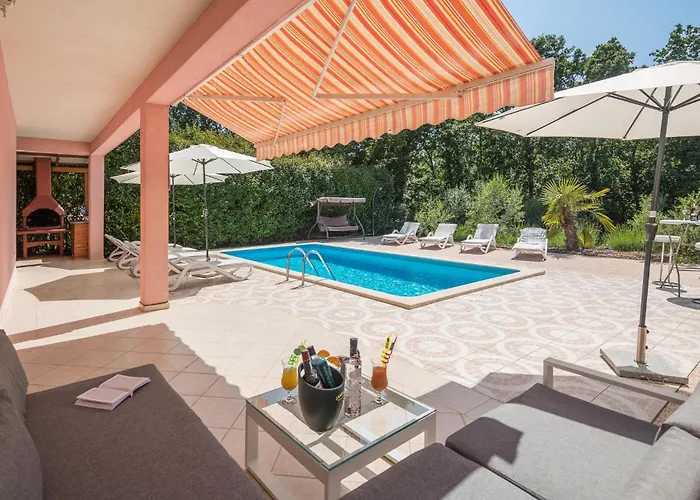 Stunning In With Kitchen Nyaraló *