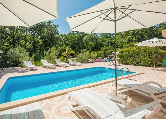 Nyaraló Stunning In With Kitchen Poreč