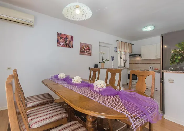 Dom wakacyjny Stunning In With Kitchen *